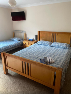 En-suite room with private balcony at The Hawthorne